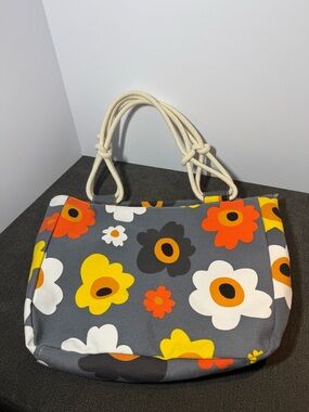 NEW Farmhouse Is My Style Floral Tote Bag with Zip, Rope Handles